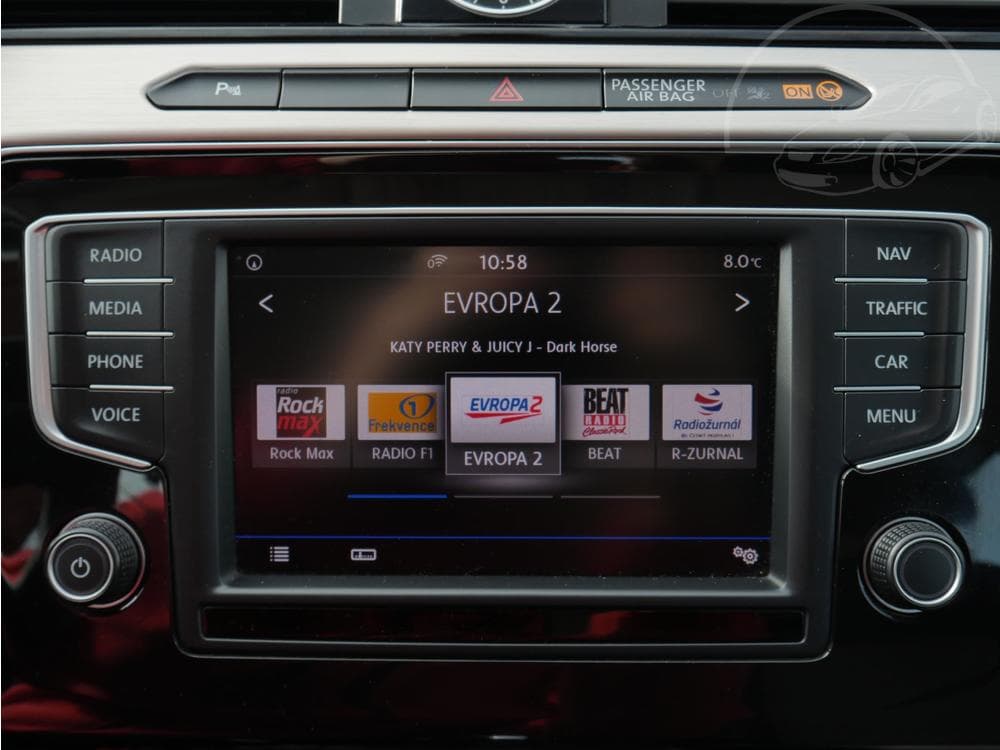 2016 Volkswagen PASSAT - 49