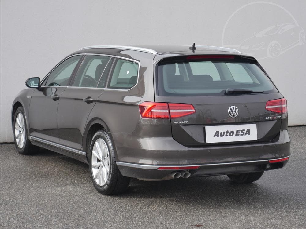 2016 Volkswagen PASSAT - 16