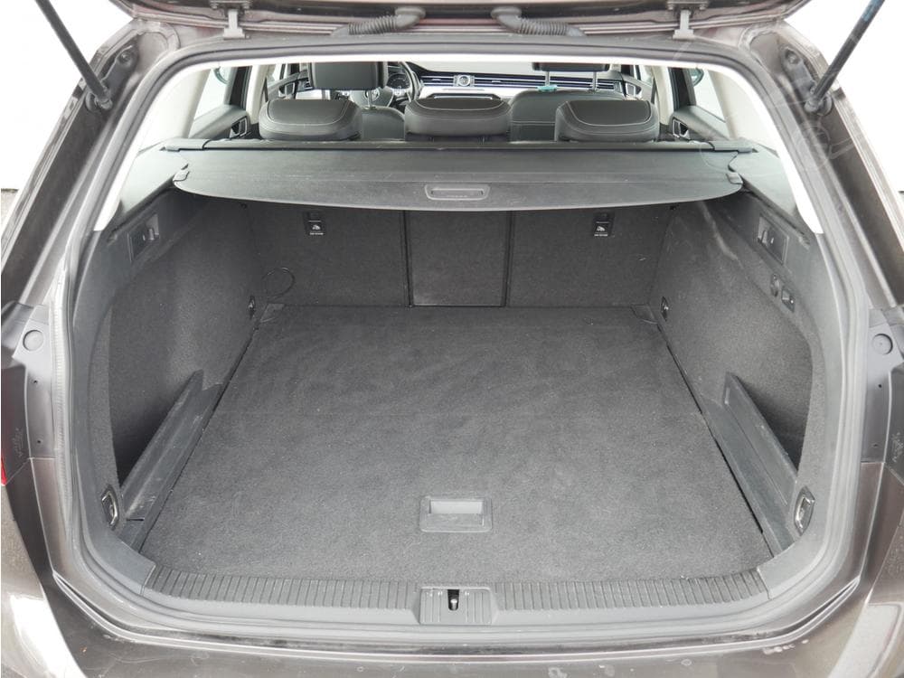 2016 Volkswagen PASSAT - 19