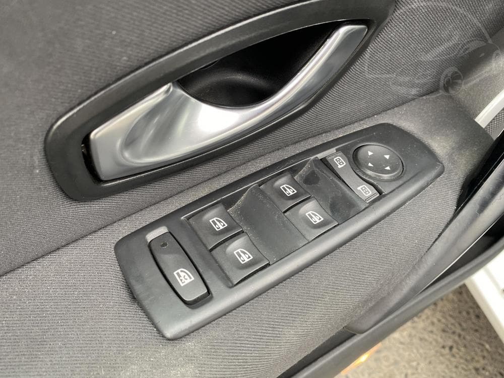 2010 Renault MEGANE - 13