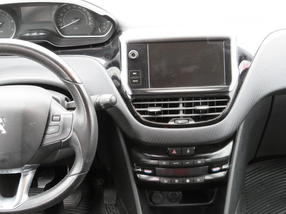 2017 Peugeot 2008 - 11