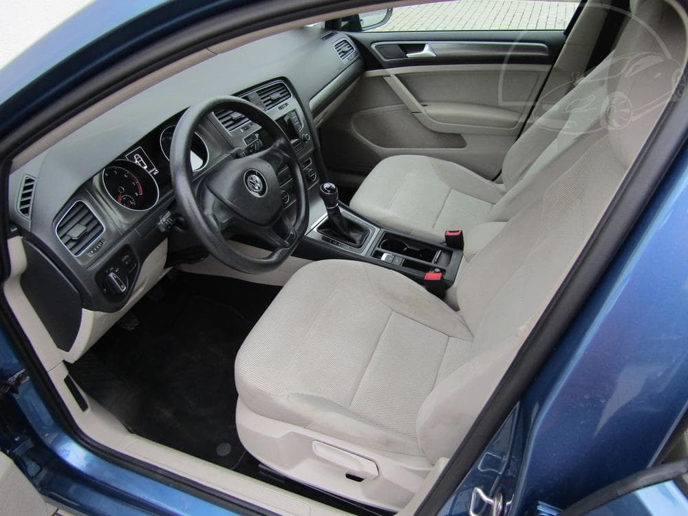 2013 Volkswagen GOLF - 9