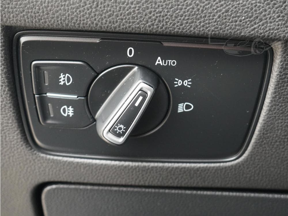 2017 Volkswagen PASSAT - 49