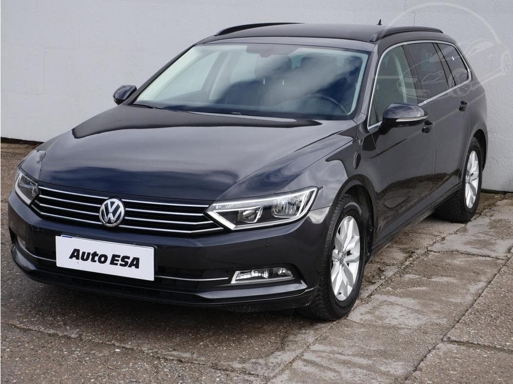 2017 Volkswagen PASSAT - 7