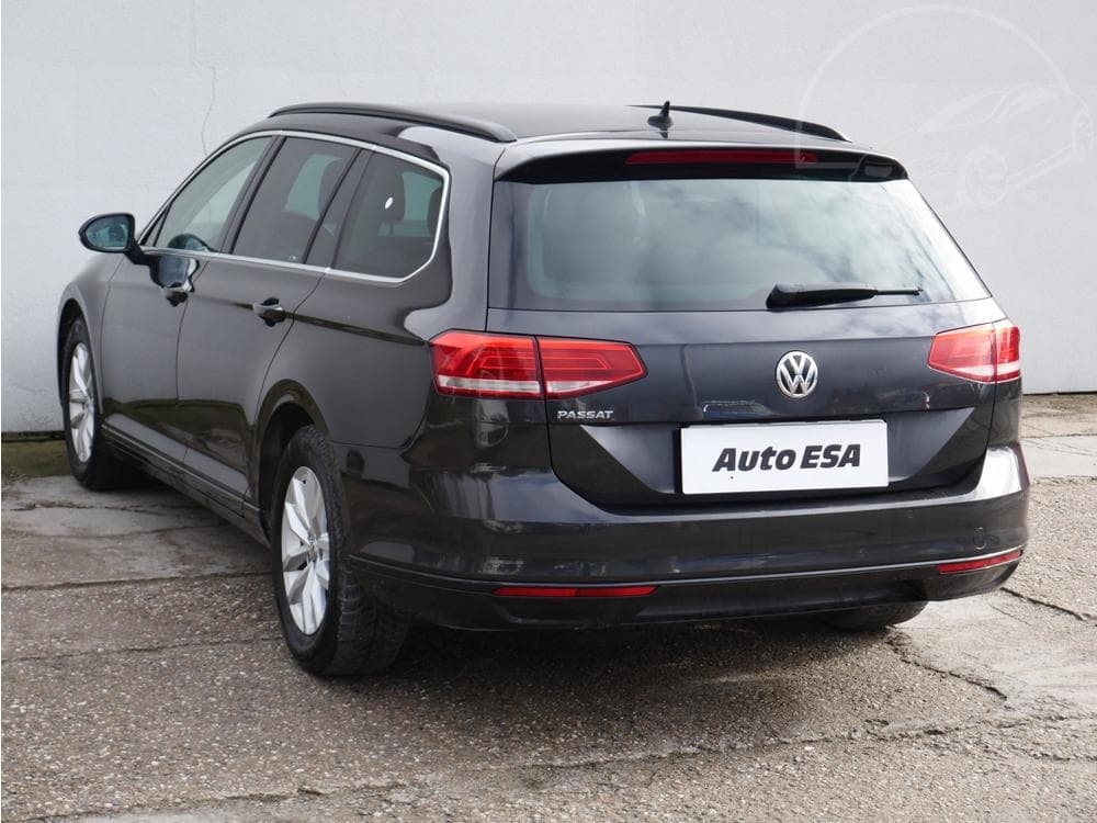 2017 Volkswagen PASSAT - 10