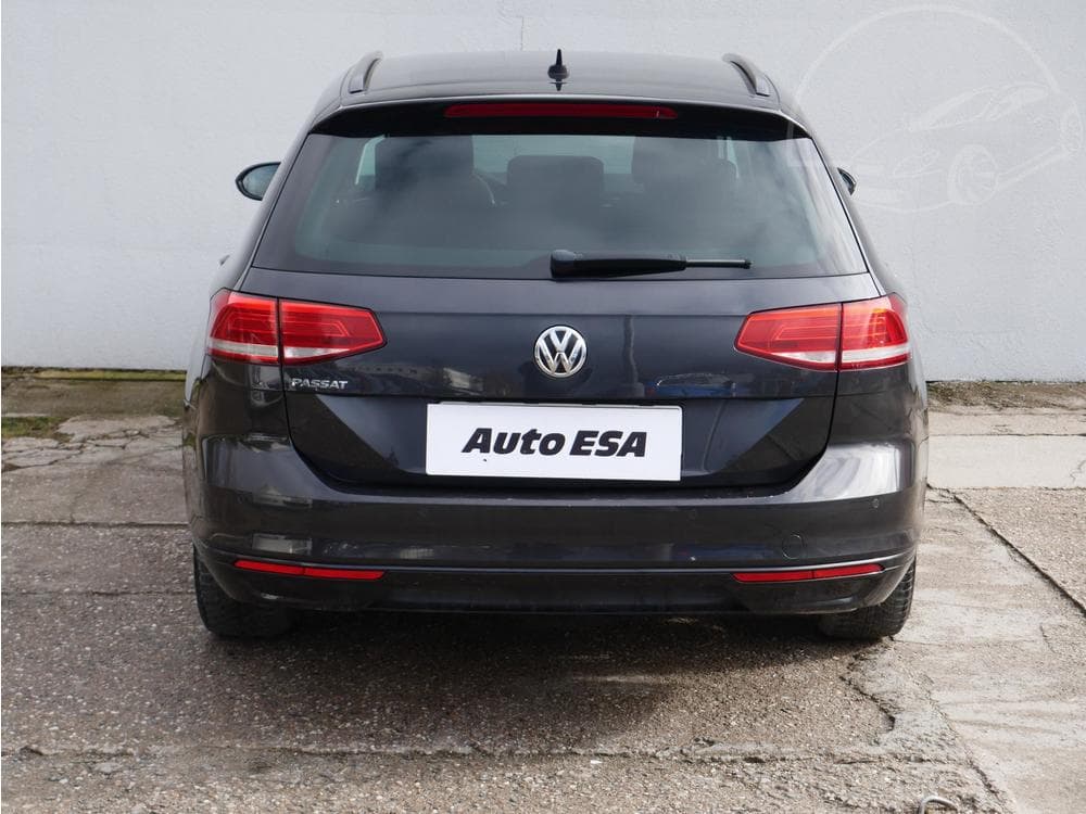2017 Volkswagen PASSAT - 13