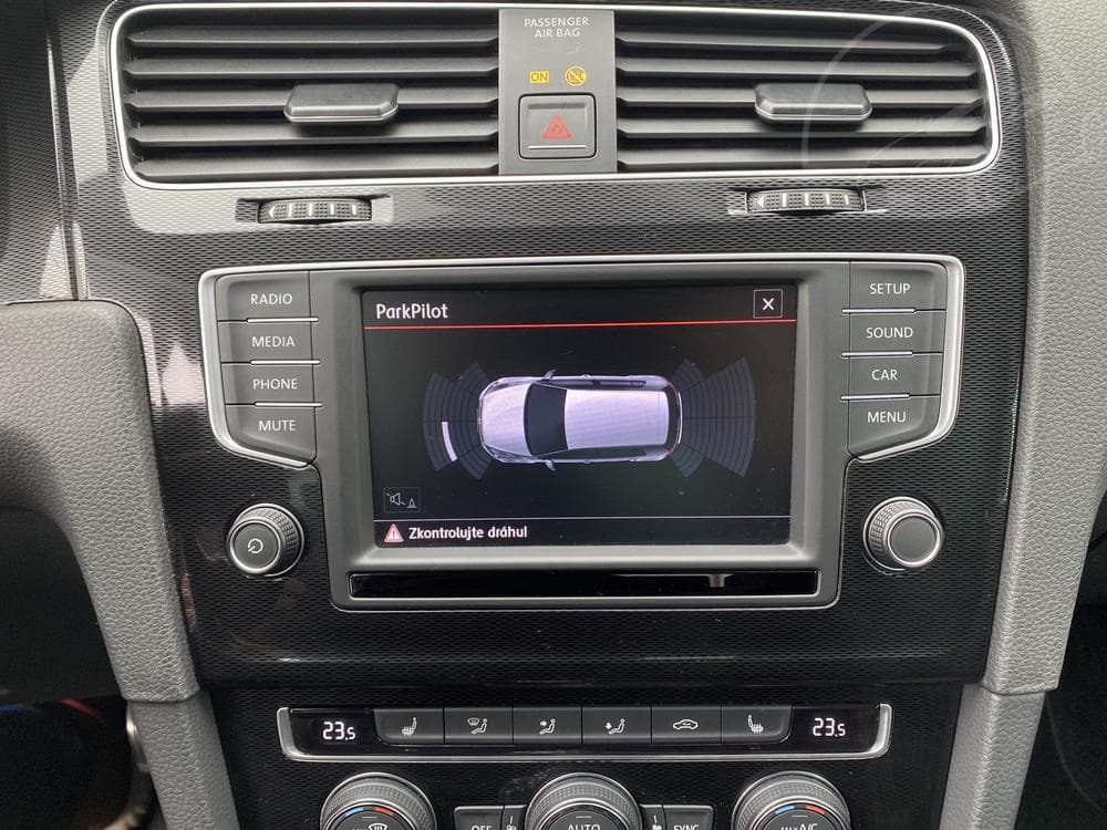 2016 Volkswagen GOLF - 29