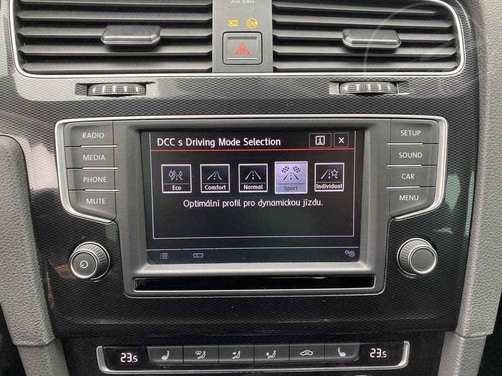 2016 Volkswagen GOLF - 31