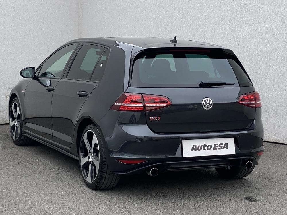 2016 Volkswagen GOLF - 11