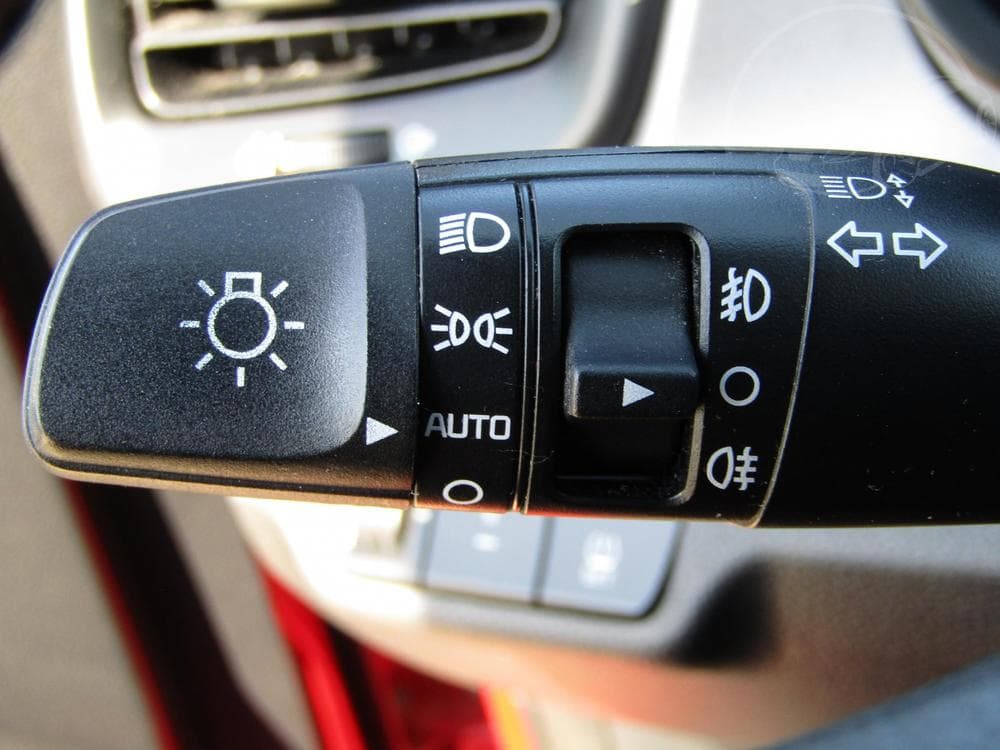 2019 Kia RIO - 12