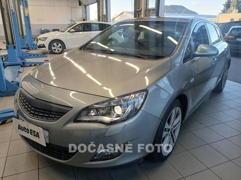 2010 Opel ASTRA
