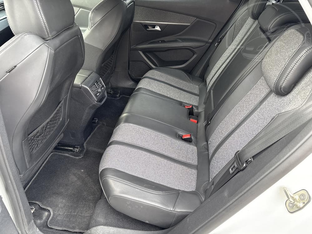2017 Peugeot 3008 - 10
