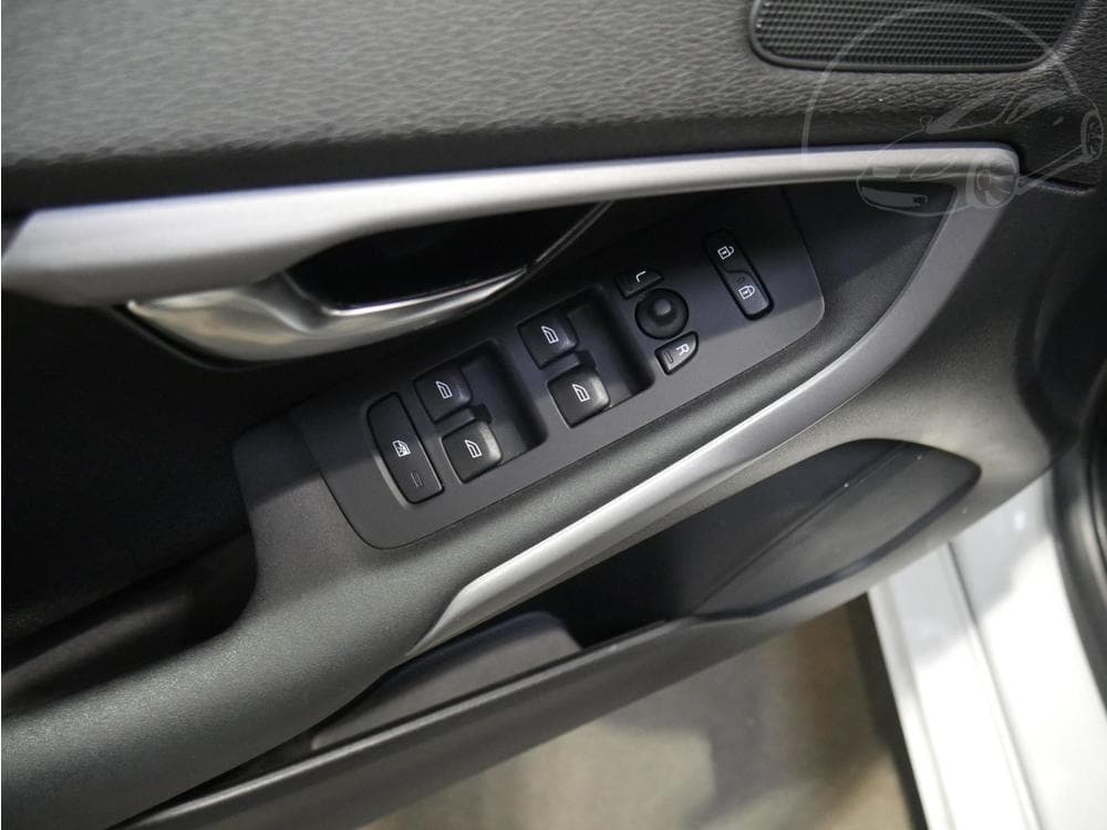 2015 Volvo V40 - 11