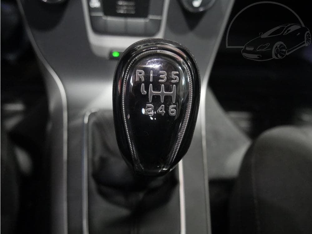 2015 Volvo V40 - 15
