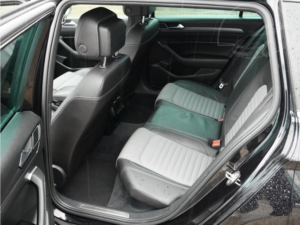2018 Volkswagen PASSAT - 37
