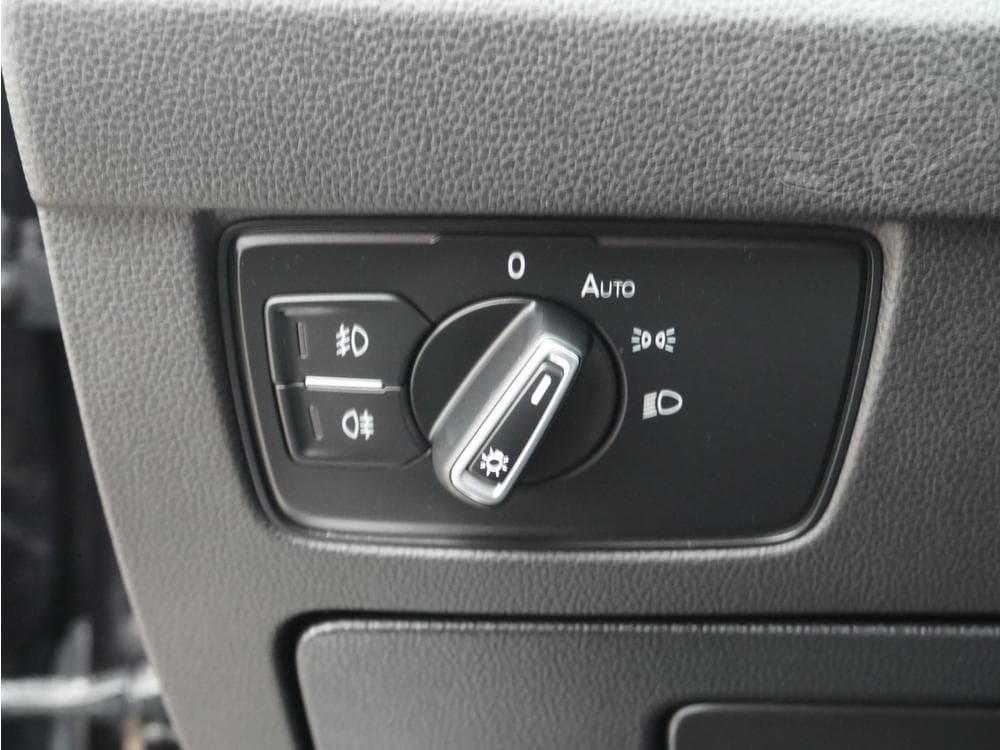 2018 Volkswagen PASSAT - 65