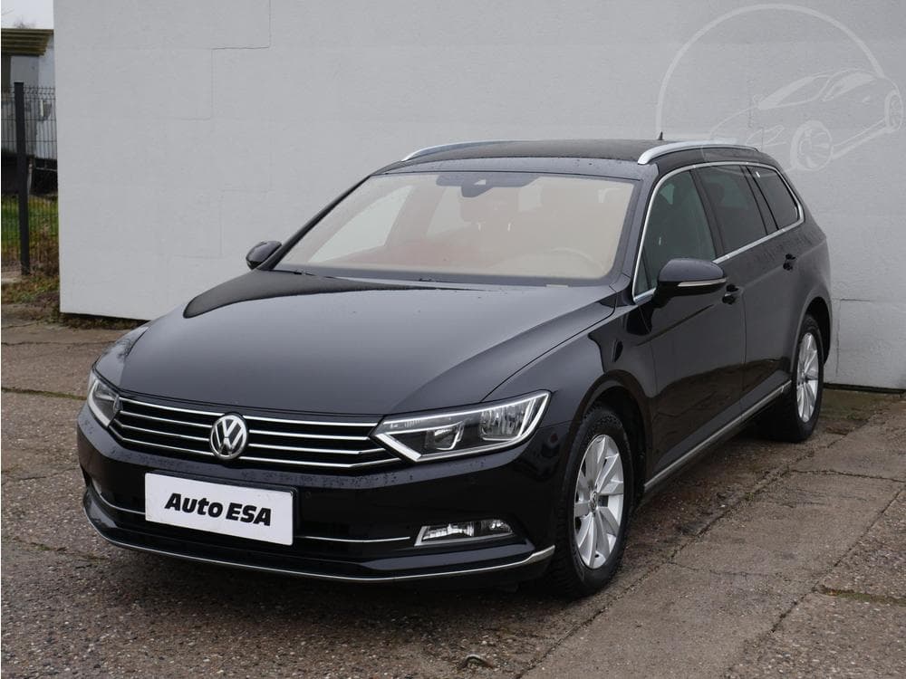 2018 Volkswagen PASSAT - 9