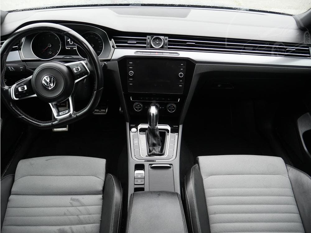 2018 Volkswagen PASSAT - 29