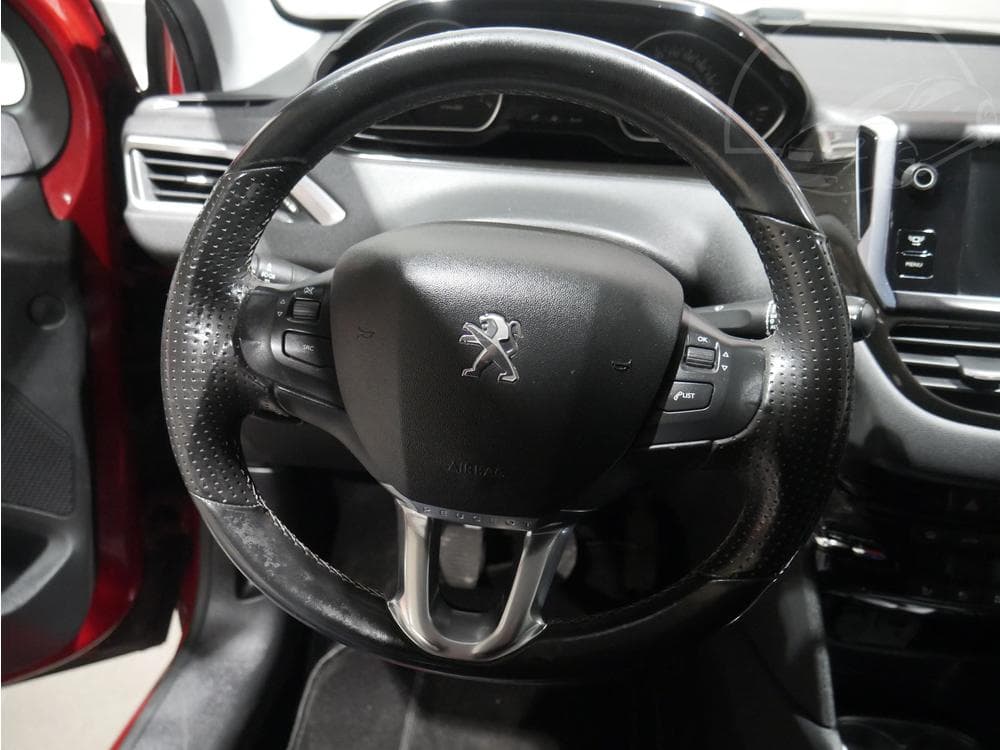 2014 Peugeot 208 - 12