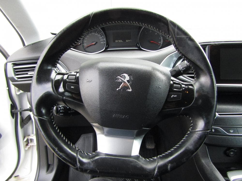 2017 Peugeot 308 - 17
