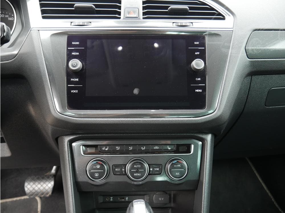 2018 Volkswagen TIGUAN - 31
