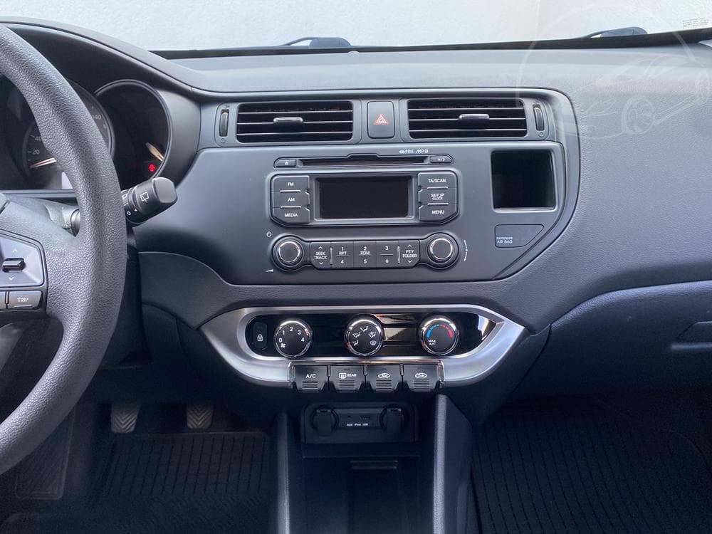 2012 Kia RIO - 23