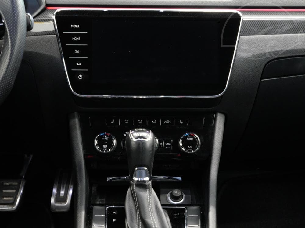 2018 Škoda SUPERB - 17