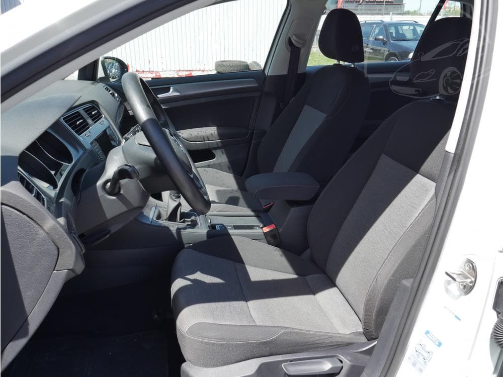 2013 Volkswagen GOLF - 9