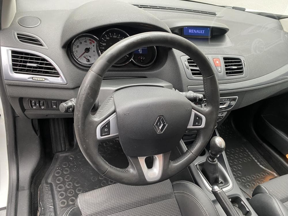 2011 Renault MEGANE - 13