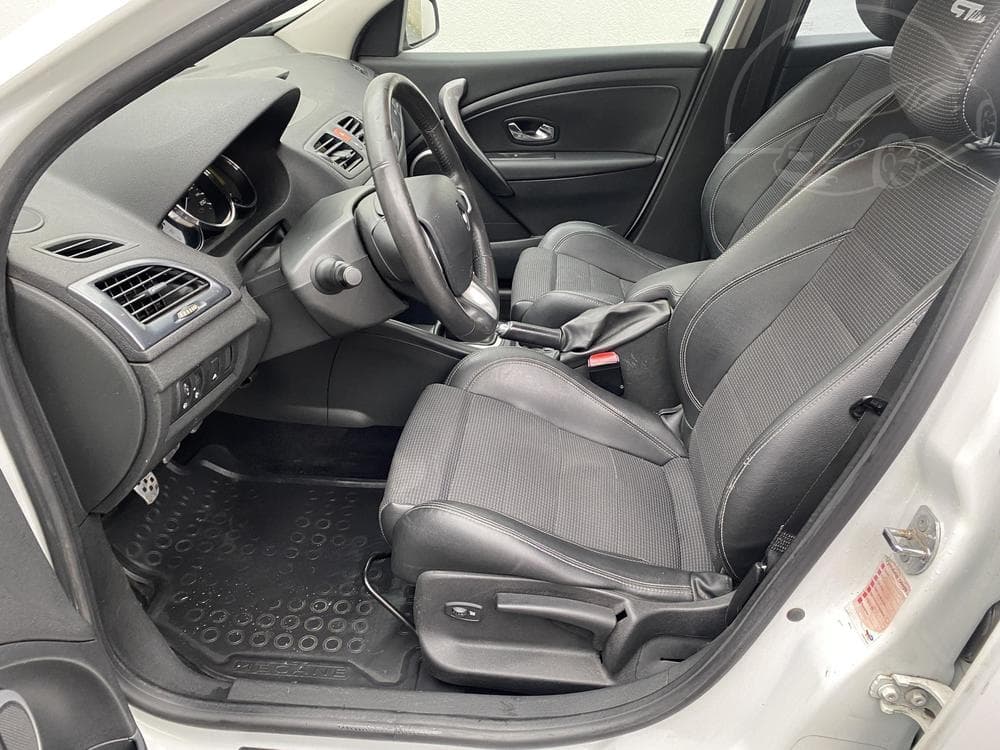 2011 Renault MEGANE - 9