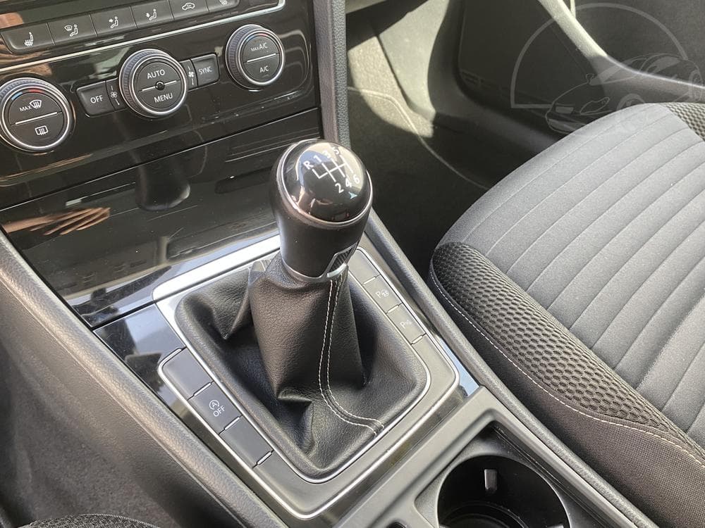 2015 Volkswagen GOLF - 31