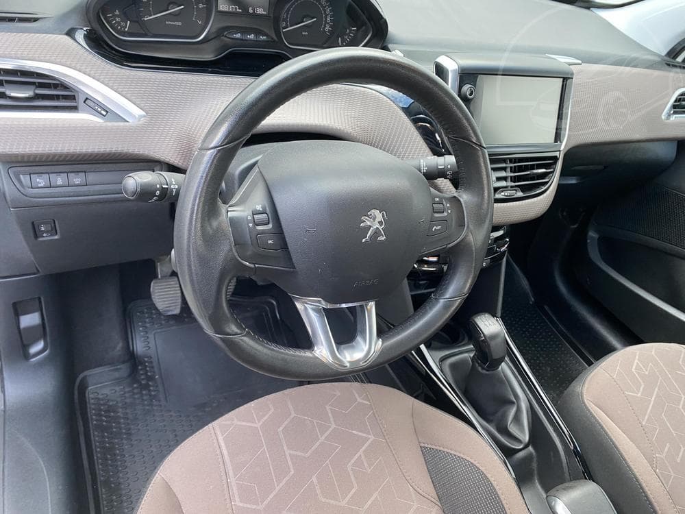2015 Peugeot 2008 - 25