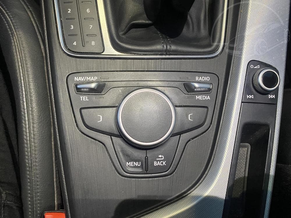 2016 Audi A4 - 33