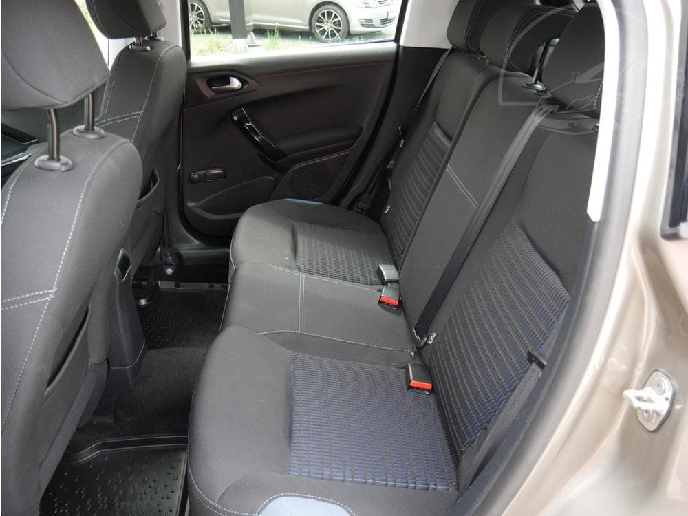 2014 Peugeot 208 - 19