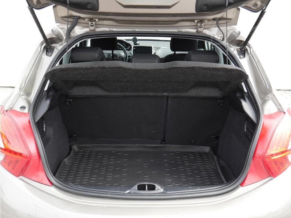 2014 Peugeot 208 - 13