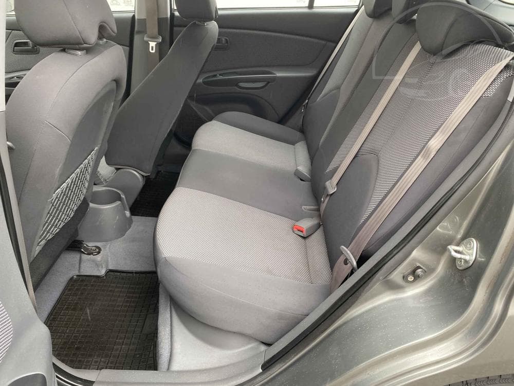 2011 Kia RIO - 10