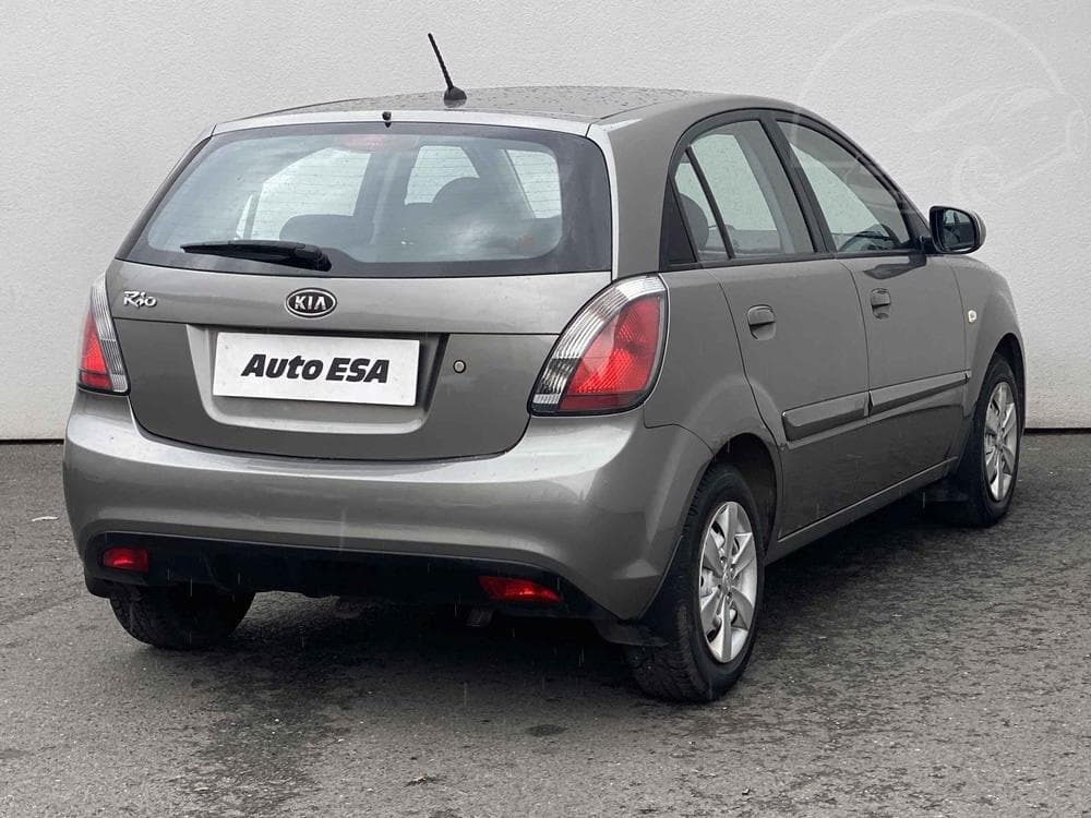 2011 Kia RIO - 4
