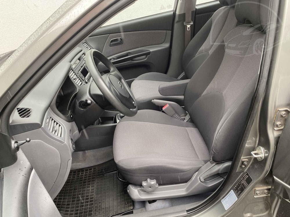 2011 Kia RIO - 9