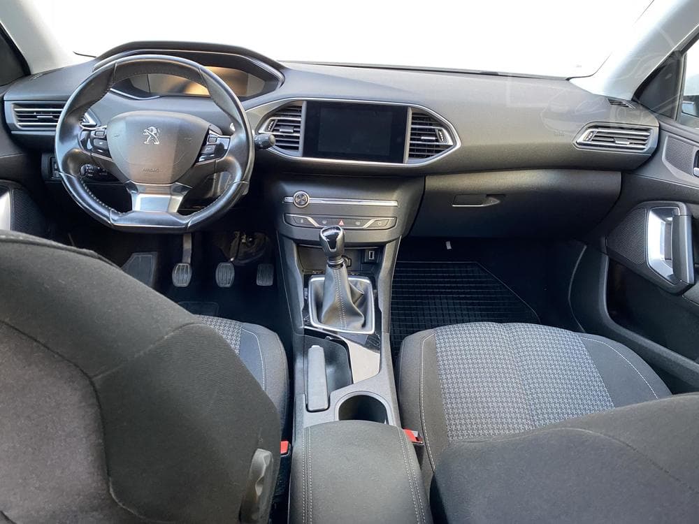 2020 Peugeot 308 - 8