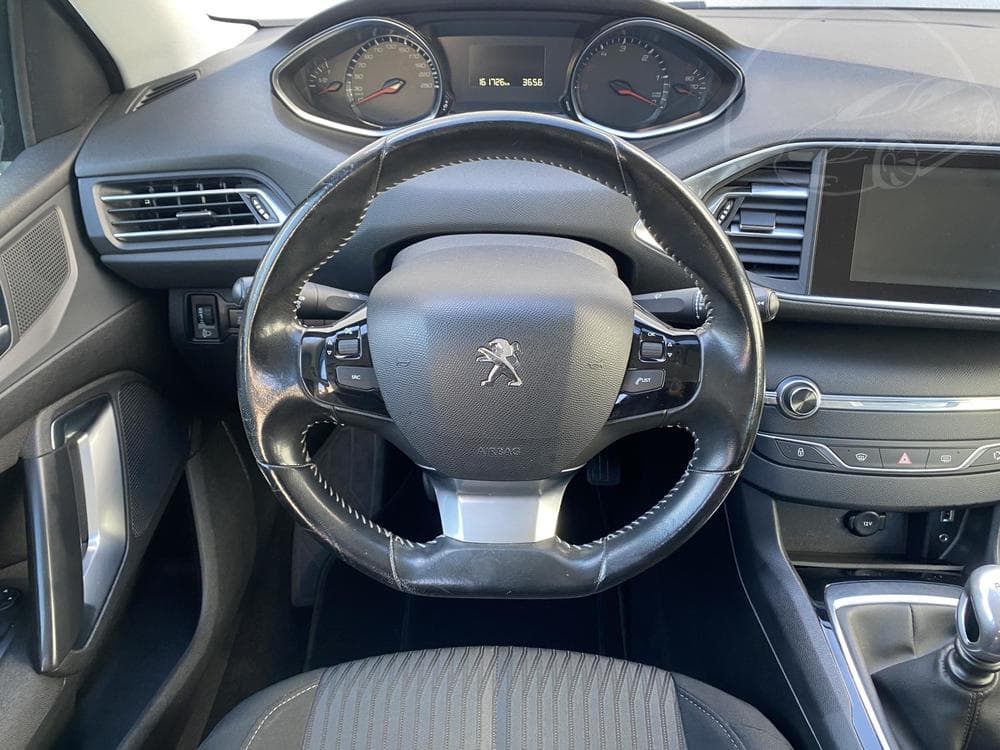 2016 Peugeot 308 - 11