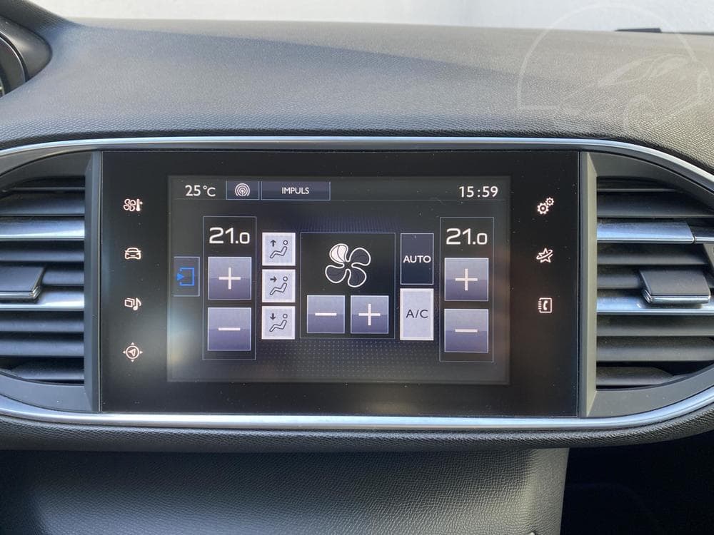 2016 Peugeot 308 - 16