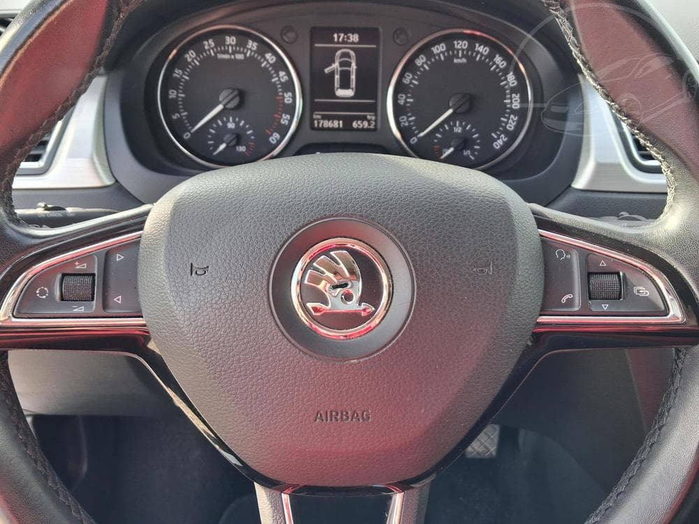 2014 Škoda RAPID - 33