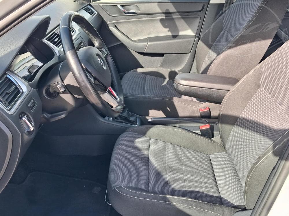 2014 Škoda RAPID - 17