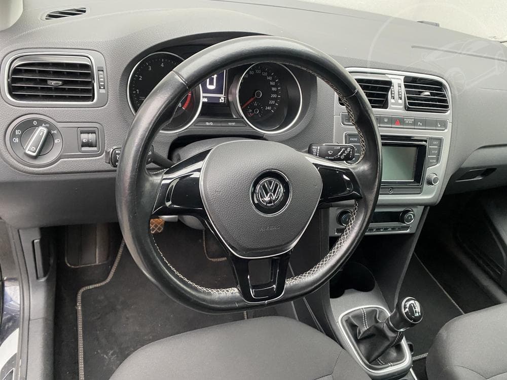 2016 Volkswagen Polo - 12