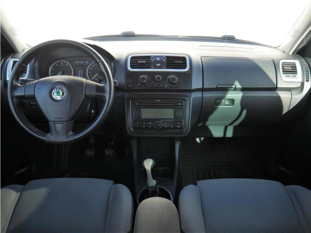 2014 Škoda FABIA - 8