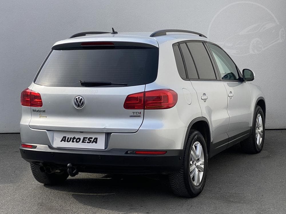 2012 Volkswagen TIGUAN - 4