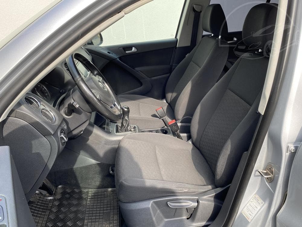 2012 Volkswagen TIGUAN - 9