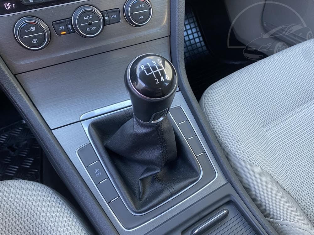 2013 Volkswagen GOLF - 16