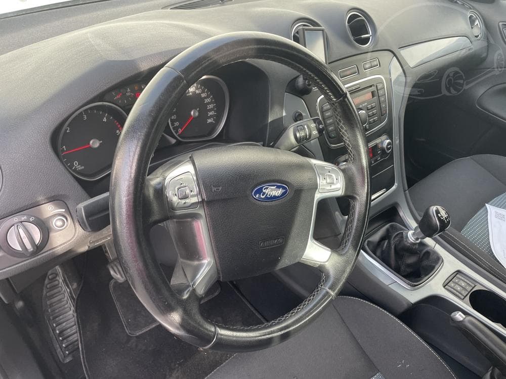 2012 Ford MONDEO - 11