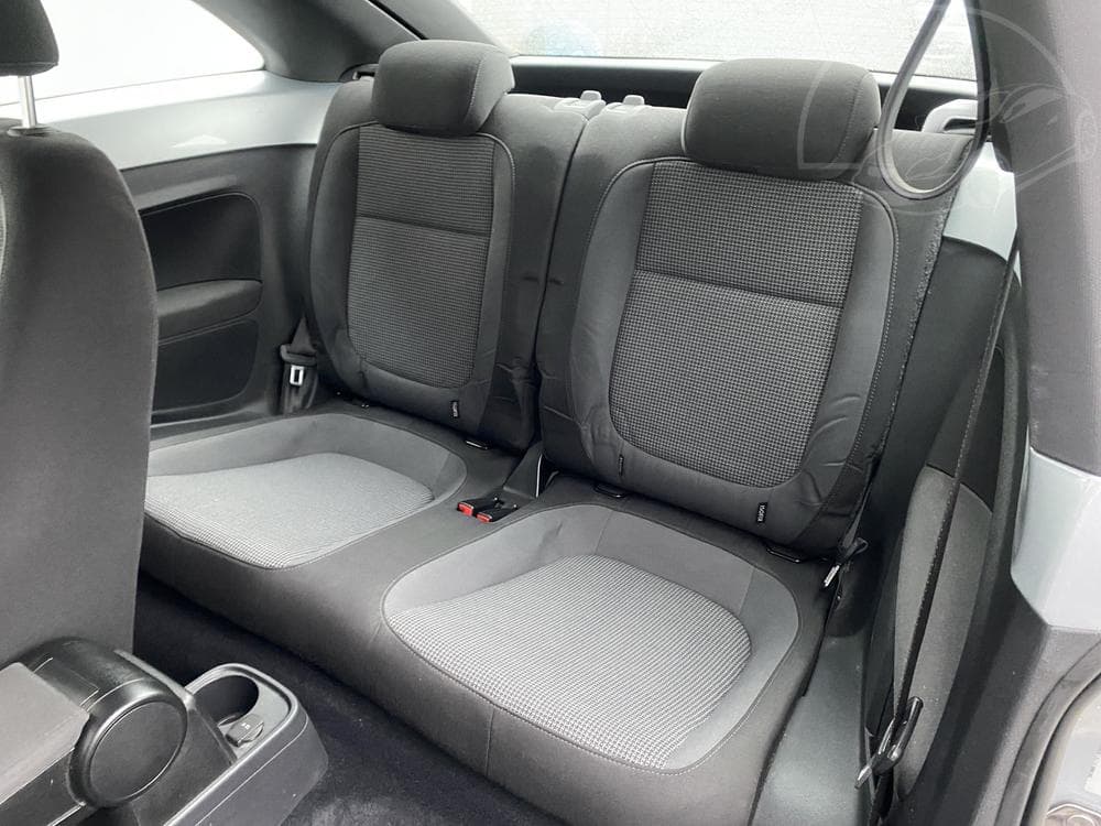 2012 Volkswagen BEETLE - 10